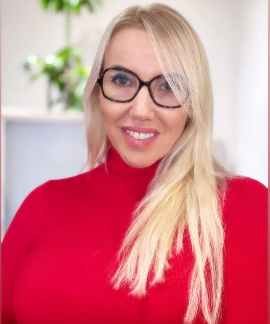 NURIA CASTELLANO Nuria Castellano, Terapeuta humanista, Gestalt y corporal. Conócela